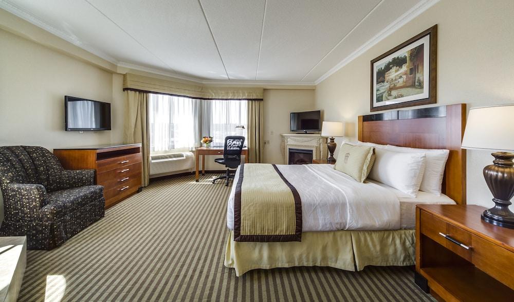Hotel Monte Carlo - Newly Renovated Barrie