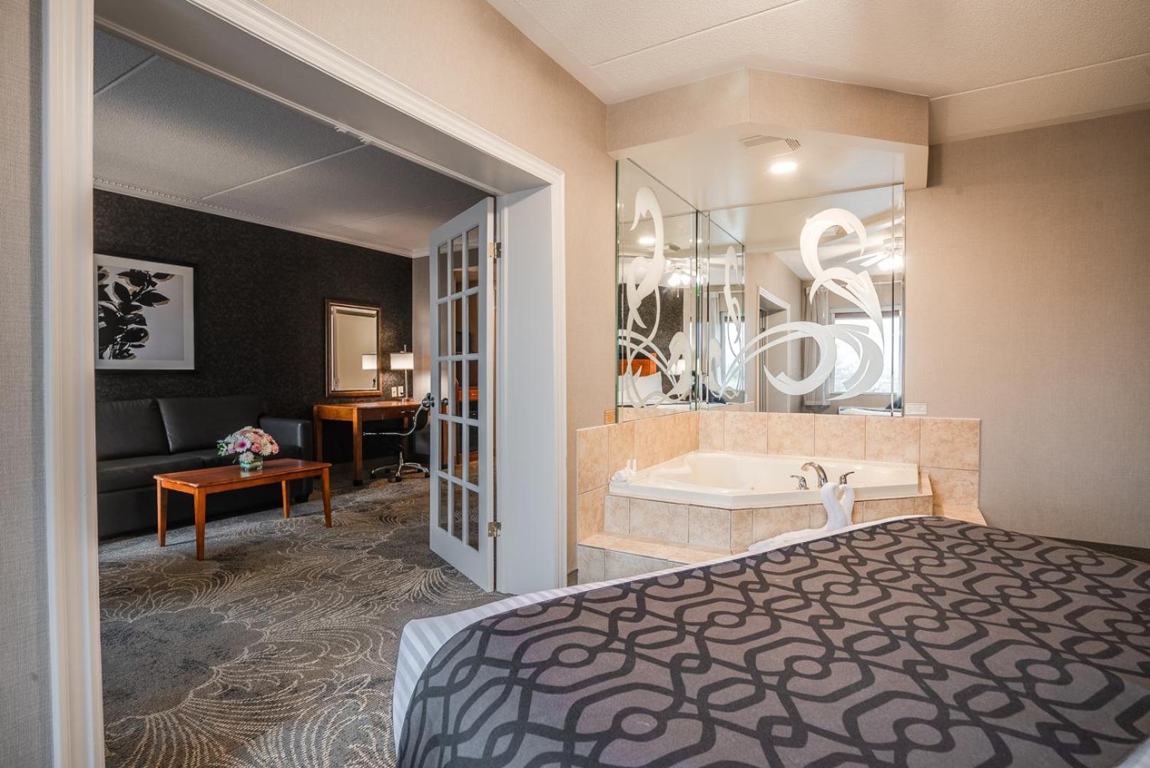Monte Carlo - Newly Renovated Hotel Barrie
